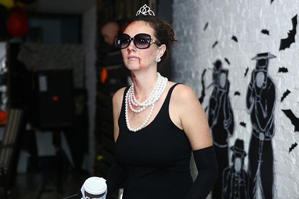 Hình ảnh hóa trang theo nữ diễn viên Audrey Hepburn