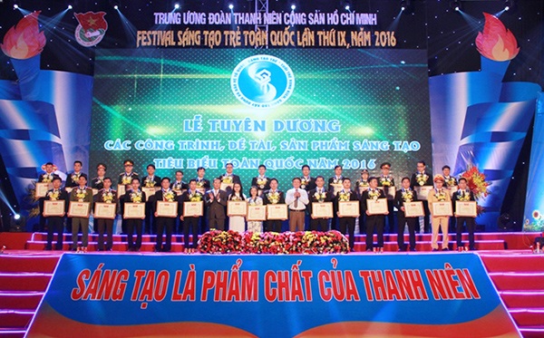 Tuyên dương 34 công trình, sản phẩm sáng tạo trẻ tiêu biểu toàn quốc - 1 Lễ tuyên dương các công trình, sản phẩm sáng tạo trẻ tiêu biểu toàn quốc năm 2016