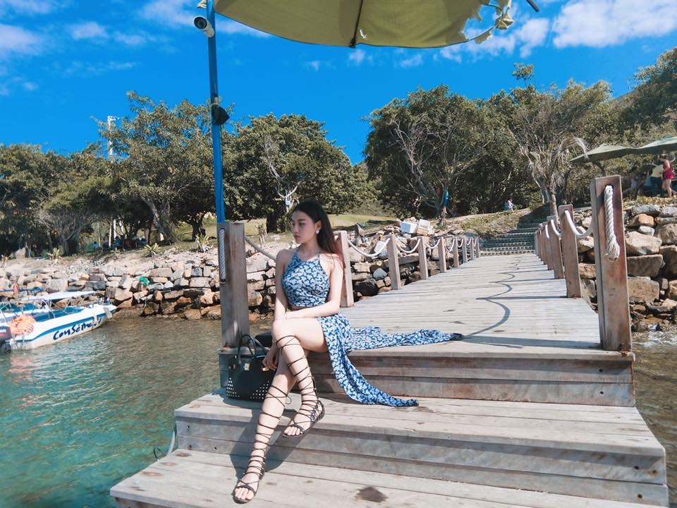 "Hot girl" ĐH Điện lực vừa học giỏi, xinh xắn, lại hát hay - 2 Huyền Dung có vóc dáng đẹp
