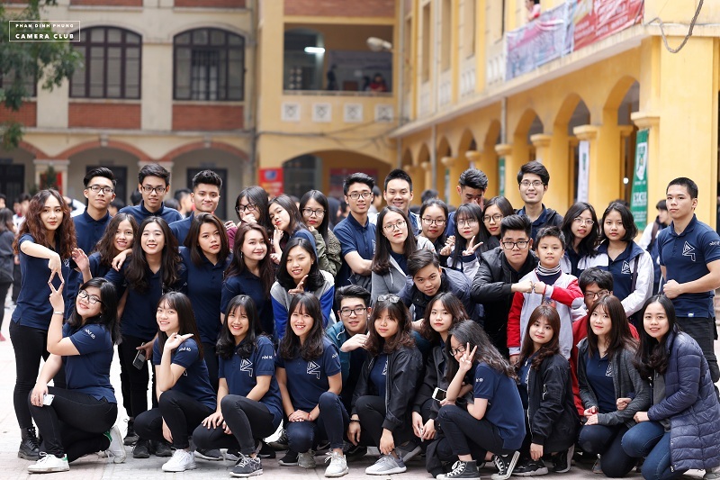 Màn nhảy dân vũ hút 3 triệu lượt xem của học sinh Phan Đình Phùng - 1 Tập thể 12D4