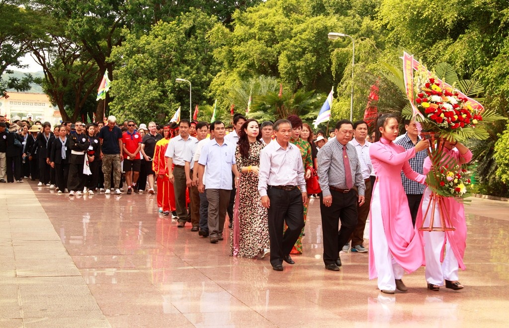 Bình Định: Gần 1.000 võ sư, võ sinh dâng hương Hoàng đế Quang Trung - Ảnh 6.