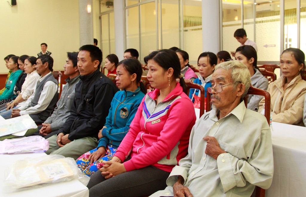 5 trận lũ trong vòng hơn 1 tháng đã cướp đi sinh mạng của 39 người dân tỉnh Bình Định khiến bao gia đình vào cảnh con mất cha, vợ mất chồng...