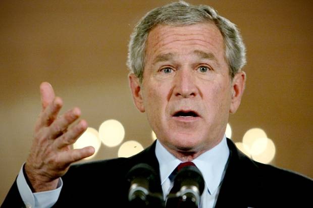 Nhìn lại 6 kỳ bầu cử tổng thống gần đây của Mỹ - 2 Cựu Tổng thống George W. Bush (Ảnh: Getty)