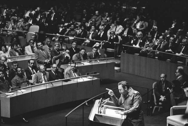 
Chủ tịch Cuba Fidel Castro phát biểu trước các nhà lãnh đạo tham dự hội nghị tại Liên Hợp Quốc tháng 12/1979 (Ảnh: New York Times)
