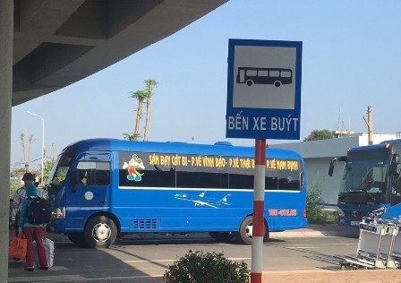 Xe buýt trá hình hoạt động rầm rộ trong sân bay Cát Bi - 3
Bến xé buýt trá hình.