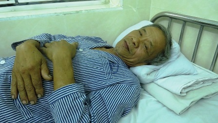 ong-bao-bi-danh-an-duong-1479263416017