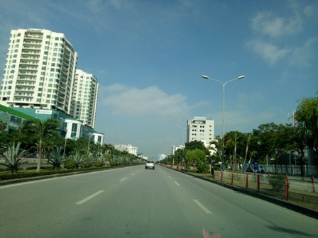 Hải Phòng phá bỏ công trình đèn 24 tỷ đồng để... làm công trình mới - 6
Tuyến đường Lê Hồng Phong đang được trả lại khoảng không gian thông thoáng trước khi được lắp đặt công trình mới