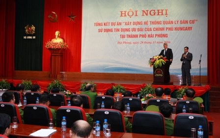 Hải Phòng hiện đại hóa thủ tục hành chính nhờ dự án "hệ thống quản lý dân cư" - 2 Đại diện phía chính phủ Hungary phát biểu tại hội nghị, vui mừng trước kết quả bước đầu đạt được tại Hải Phòng