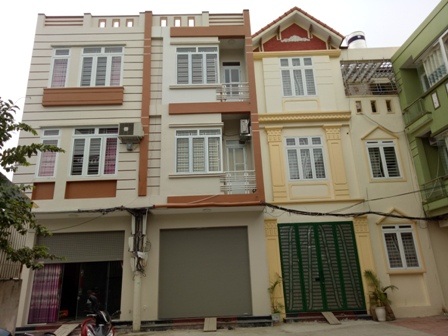 Vụ nhà 3 tầng "nuốt" cột điện: Di dời cột điện - 1 Cột điện hạ thế bị nhà ba tầng nuốt mất