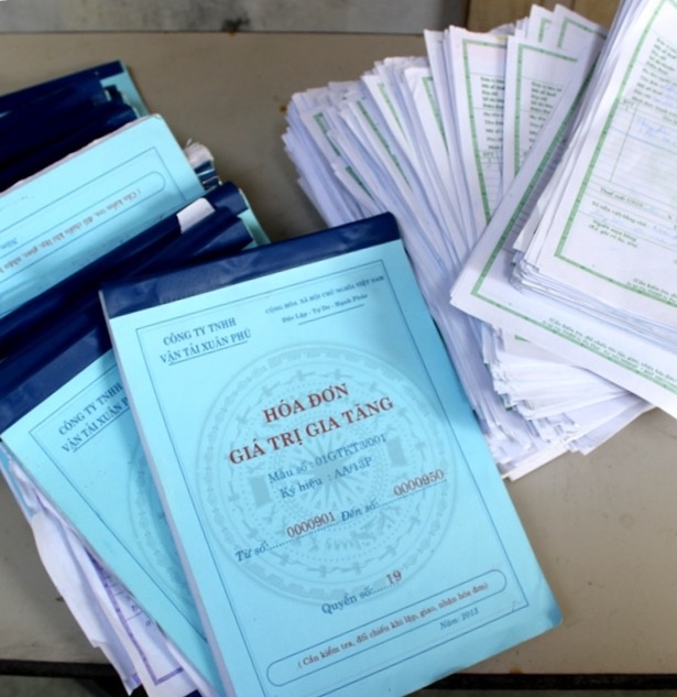 Bóc gỡ đường dây mua bán hóa đơn ghi khống 1000 tỷ đồng - 3 Tang vật vụ án được thu giữ tại nhà và công ty của Mai