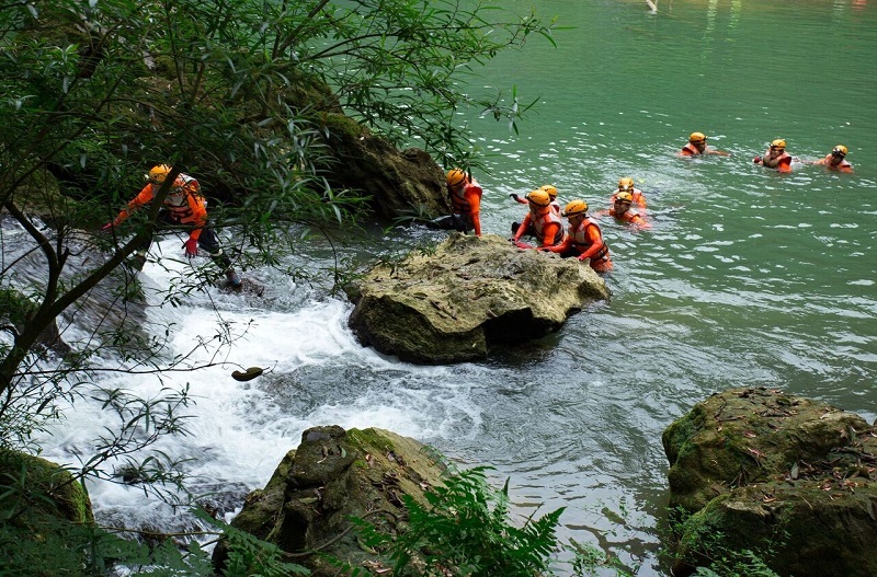 Quảng Bình: “Thử thách Tú Làn – xây nhà phao chống lũ cho người nghèo” - 4 Quảng Bình: “Thử thách Tú Làn – xây nhà phao chống lũ cho người nghèo” - 4