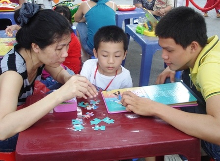 "Giành giật" con vì chuyện học hè  - 1