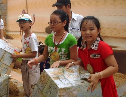 "Giành giật" con vì chuyện học hè  - 2