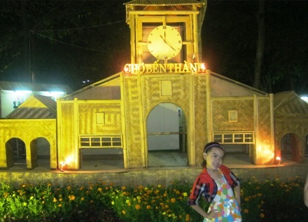 Người dân TPHCM “sốt sắng” bầu chọn quốc hoa - 4