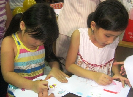 Hè đến, trẻ “chạy sô” học năng khiếu - 1 Hè đến, trẻ “chạy sô” học năng khiếu - 1