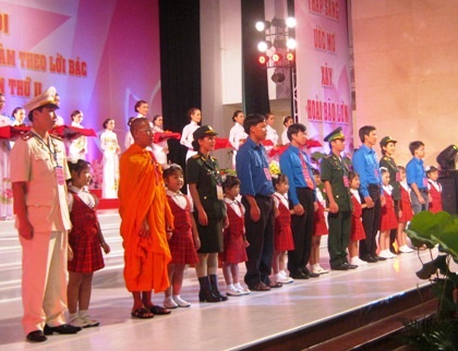 Tuyên dương 300 thanh niên tiên tiến làm theo lời Bác - 1 Tuyên dương 300 thanh niên tiên tiến làm theo lời Bác - 1
