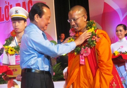Tuyên dương 300 thanh niên tiên tiến làm theo lời Bác - 2 Tuyên dương 300 thanh niên tiên tiến làm theo lời Bác - 2