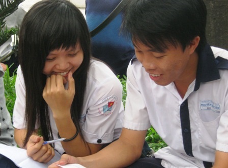 Thí sinh rạng ngời sau môn thi đầu tiên - 3