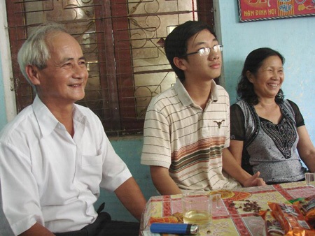 Điểm chung của những thủ khoa nghèo - 2