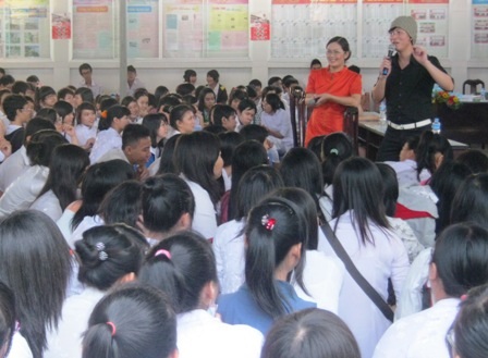 Học sinh yêu, tư vấn viên cũng “cuống” - 1 Học sinh yêu, tư vấn viên cũng “cuống” - 1