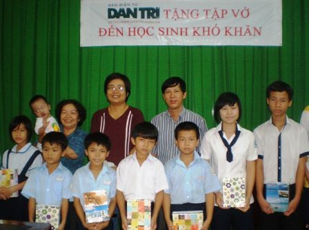 Tấm lòng bạn đọc đến với mái ấm của Nhân Nghĩa - 2 Tấm lòng bạn đọc đến với mái ấm của Nhân Nghĩa - 2