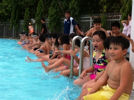 Dạy bơi cho học sinh: Xóa dần “bơi” trên giấy - 1 Dạy bơi cho học sinh: Xóa dần “bơi” trên giấy - 1