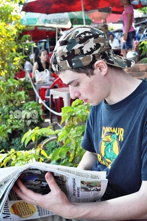 Thích thú chàng sinh viên Mỹ đọc thơ... Xuân Quỳnh  - 1