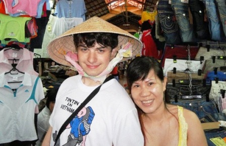 Thích thú chàng sinh viên Mỹ đọc thơ... Xuân Quỳnh  - 2