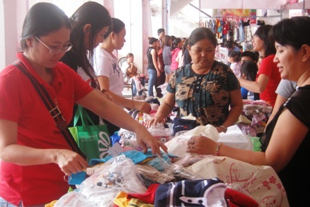 “Bạc mặt” chạy đua với Tết - 2