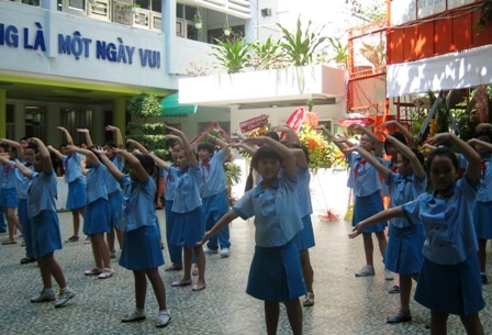 Ra chơi… ở trong lớp - 1 Ra chơi… ở trong lớp - 1