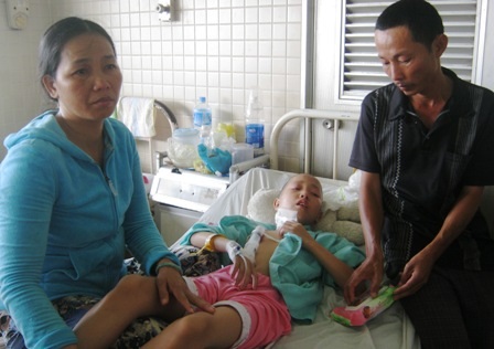 Hai phận người phấp phỏng vào những tờ vé số - 3 Hai phận người phấp phỏng vào những tờ vé số