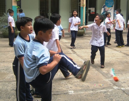 Khi HS tiểu học bị “hành xác” giảm béo - 3