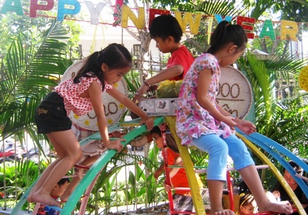 Ép học chữ trước khi vào lớp 1 làm trẻ căng thẳng - 2 Ép học chữ trước khi vào lớp 1 làm trẻ căng thẳng