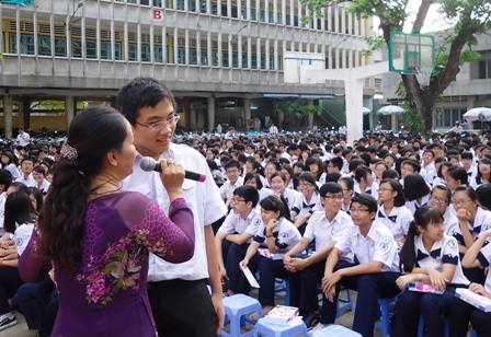 Dạy học trò tiết kiệm bằng… ngôi sao Hollywood - 4