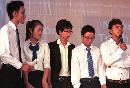 Nóng từng phút tìm kiếm CEO tương lai