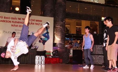 Đội nhảy nữ vô địch Hiphop Sài thành - 5