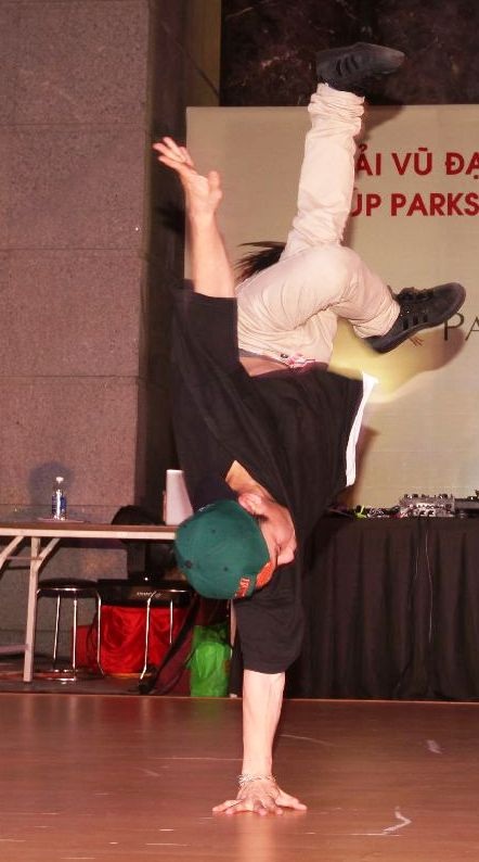 Đội nhảy nữ vô địch Hiphop Sài thành - 6