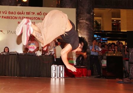 Đội nhảy nữ vô địch Hiphop Sài thành - 7