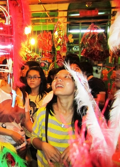  Không khí Tết trung thu đã tràn khắp phố.