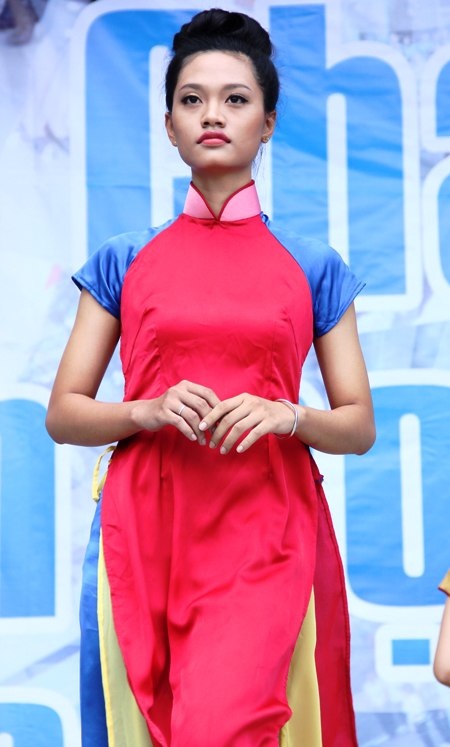 Lễ khai giảng “độc” bằng nhảy hip hop, trình diễn thời trang - 5 Nhiều thiết kế của sinh viên...