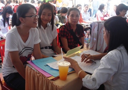 SV tại TPHCM thử sức phỏng vấn tại chương trình Phỏng vấn thử - thành công thật 2011.