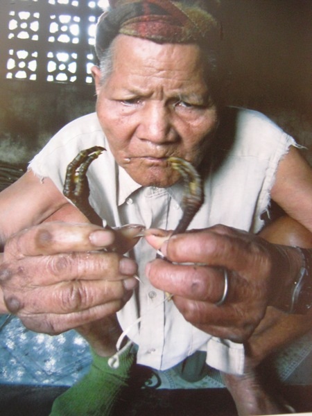 Người dân tộc thiểu số kể chuyện qua… hình ảnh