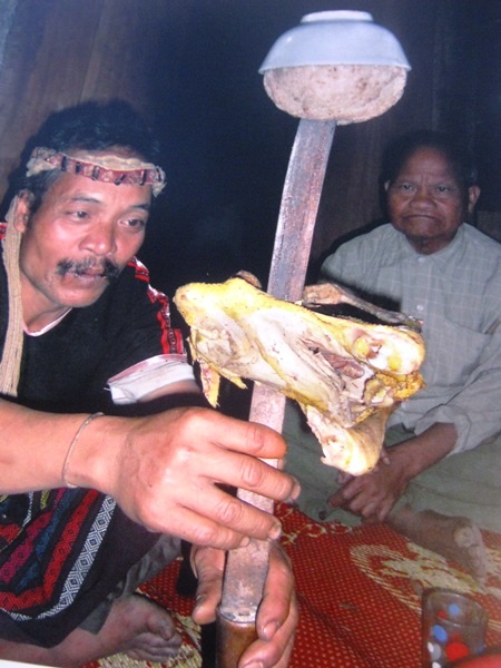 Người dân tộc thiểu số kể chuyện qua… hình ảnh