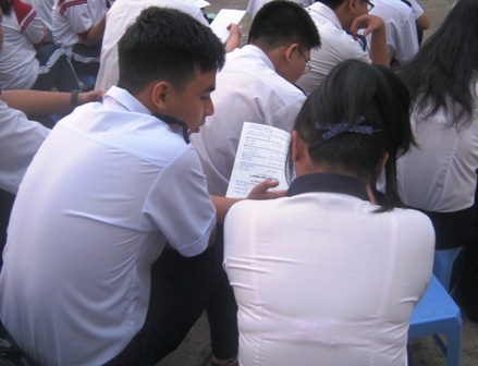 Học trò yêu "bạo dạn” ở lớp, thầy cô… đỏ mặt - 2 Tình cảm học trò cần có cách thể hiện phù hợp với môi trường học đường.