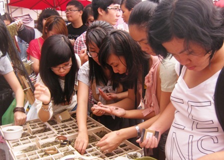 Bố chồng Tăng Thanh Hà khuyên sinh viên điều gì? - 2 Sinh viên cần tích cực tham gia vào các hoạt động đoàn thể.