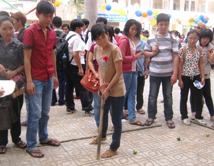 Doanh nghiệp “nản” với kỹ năng của SV tốt nghiệp - 1 Nhiều doanh nghiệp phàn nàn về kỹ năng và thái độ làm việc của SV tốt nghiệp.