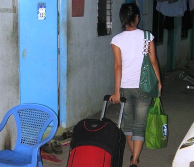 Sinh viên “nghiến răng” chi tiêu - 1 Giá phòng cao và không ngừng tăng, nhiều SV phải liên tục chuyển chỗ trọ. (Ảnh minh họa)