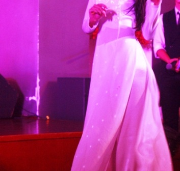 Những cô nàng “miệt mài” khoe dáng kiếm danh hiệu - 1 A.T đã cày hàng chục cuộc thi lớn nhỏ mong kiếm cho mình một danh hiệu