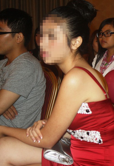 Những cô nàng “miệt mài” khoe dáng kiếm danh hiệu - 2 Chạy theo sự hào nhoáng bên ngòa, nhiều bạn trẻ đang bỏ quên giá trị thực trong cuộc sống