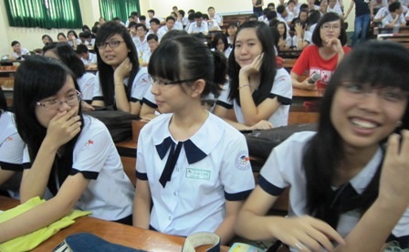 Giáo dục giới tính ở trường: Thầy cô cũng… đỏ mặt - 1 Giáo dục giới tính ở trường: Thầy cô cũng… lúng túng